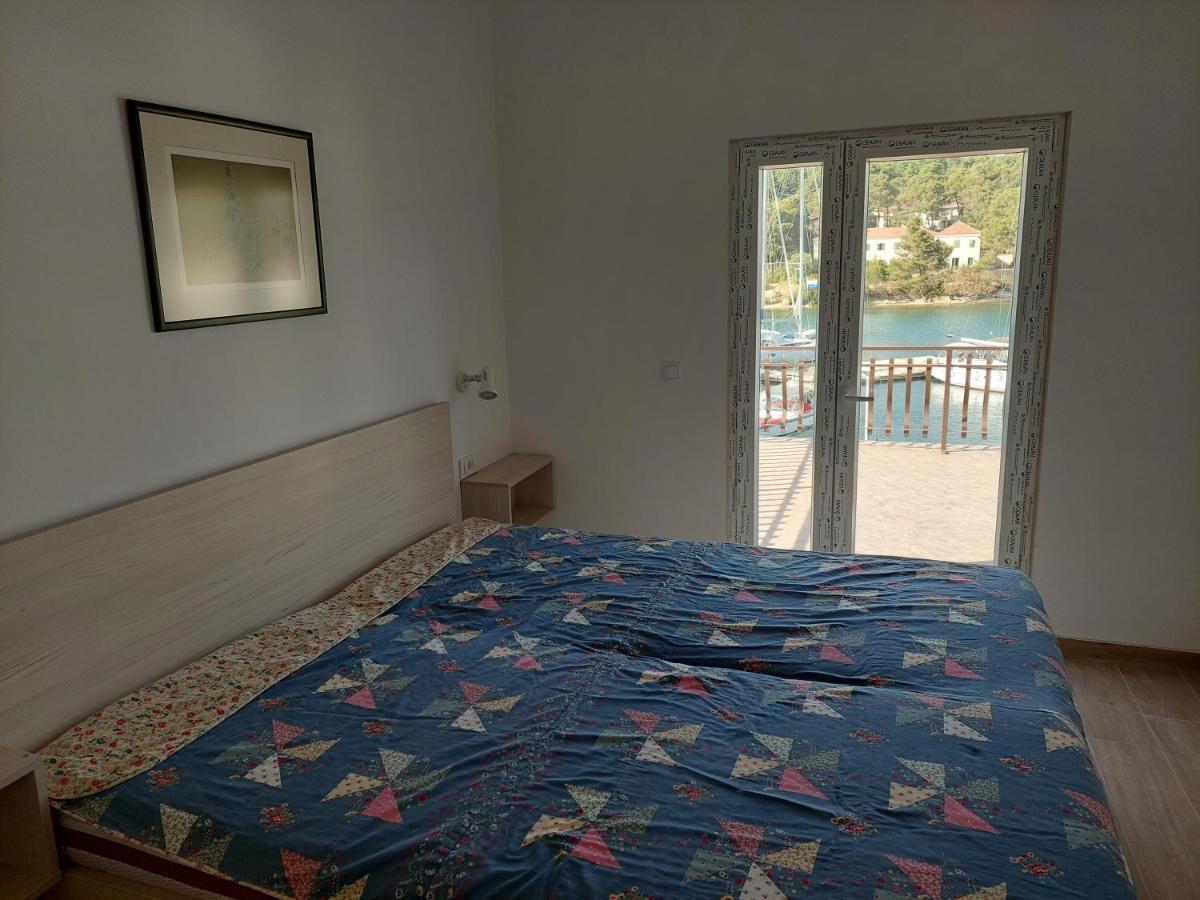 Apartments Dora, With A Beautiful View Of The Bay, Near The Sea And Center Vrboska Esterno foto
