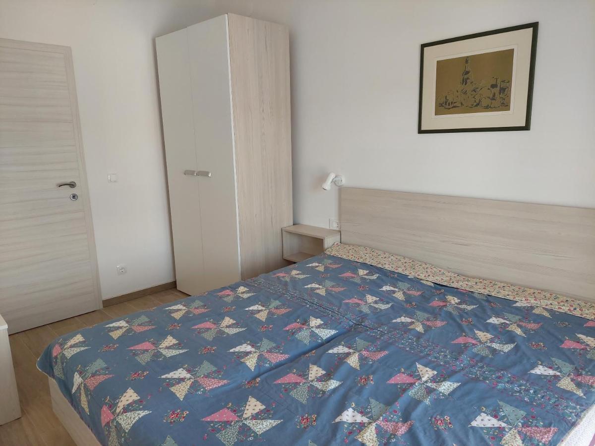 Apartments Dora, With A Beautiful View Of The Bay, Near The Sea And Center Vrboska Esterno foto