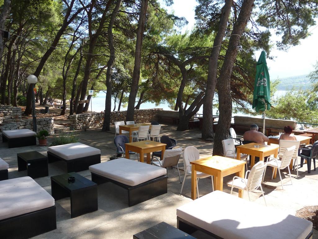Apartments Dora, With A Beautiful View Of The Bay, Near The Sea And Center Vrboska Esterno foto