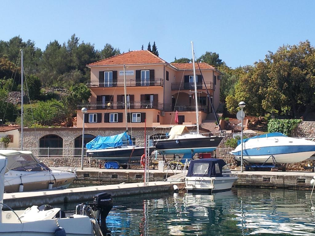 Apartments Dora, With A Beautiful View Of The Bay, Near The Sea And Center Vrboska Camera foto