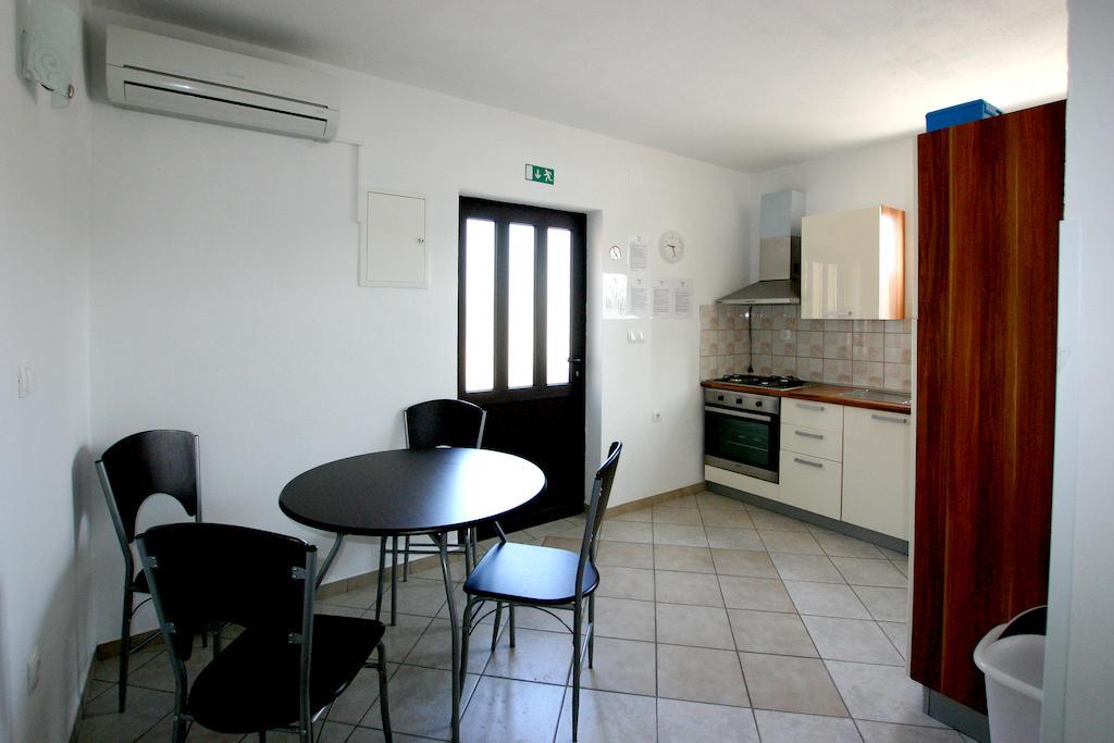 Apartments Dora, With A Beautiful View Of The Bay, Near The Sea And Center Vrboska Camera foto