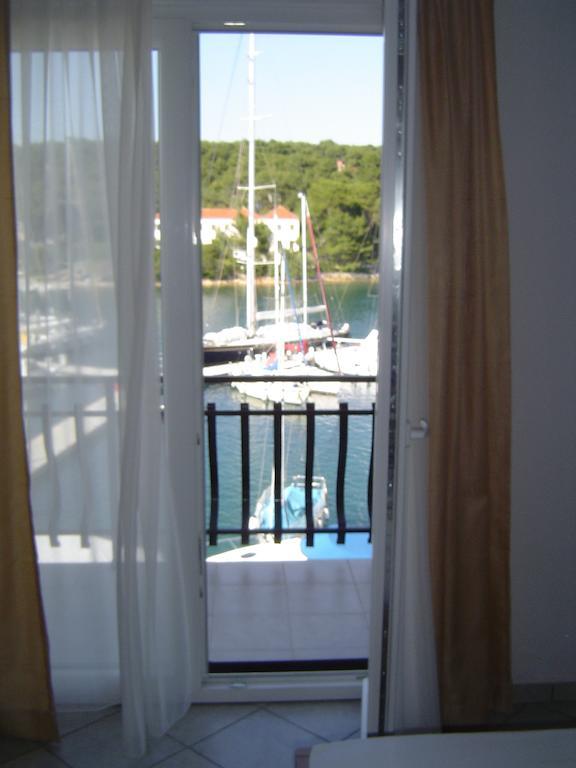 Apartments Dora, With A Beautiful View Of The Bay, Near The Sea And Center Vrboska Camera foto